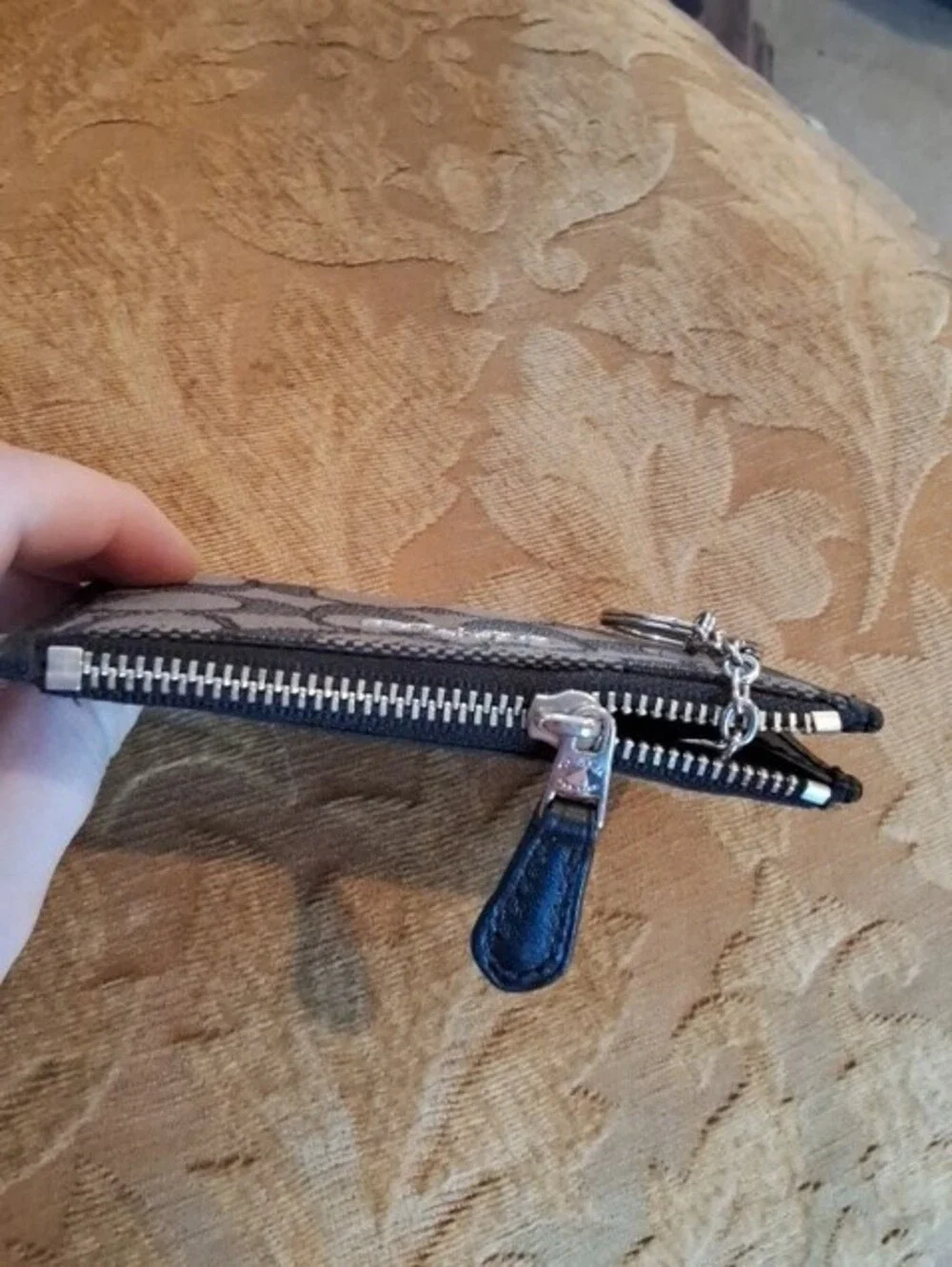 Coach zip card